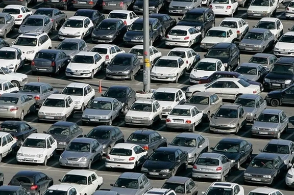 620 ألف مليار تومان ديونًا على شركتي صناعة السيارات الرئيستين في إيران