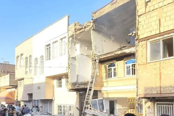 إصابة 4 أشخاص في انفجار بمنزل في مدينة قم الإيرانية