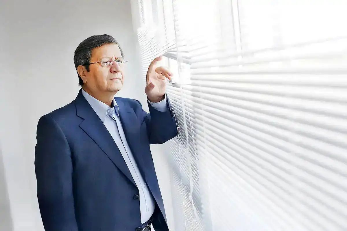 عبدالناصر ‎همتی رییس کل بانک مرکزی شد