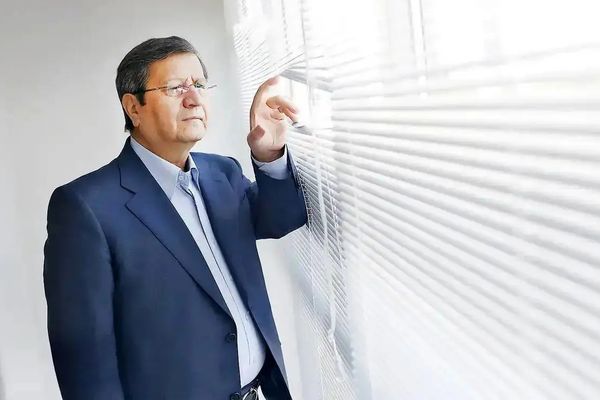 عبدالناصر همتی رییس کل بانک مرکزی شد