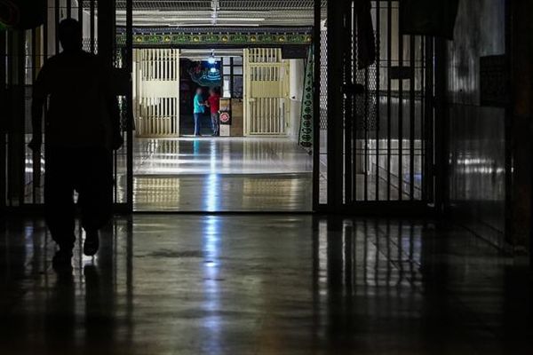 السلطة القضائية الإيرانية تعلن اعتقال "ممثل شهير" بتهمة الاغتصاب