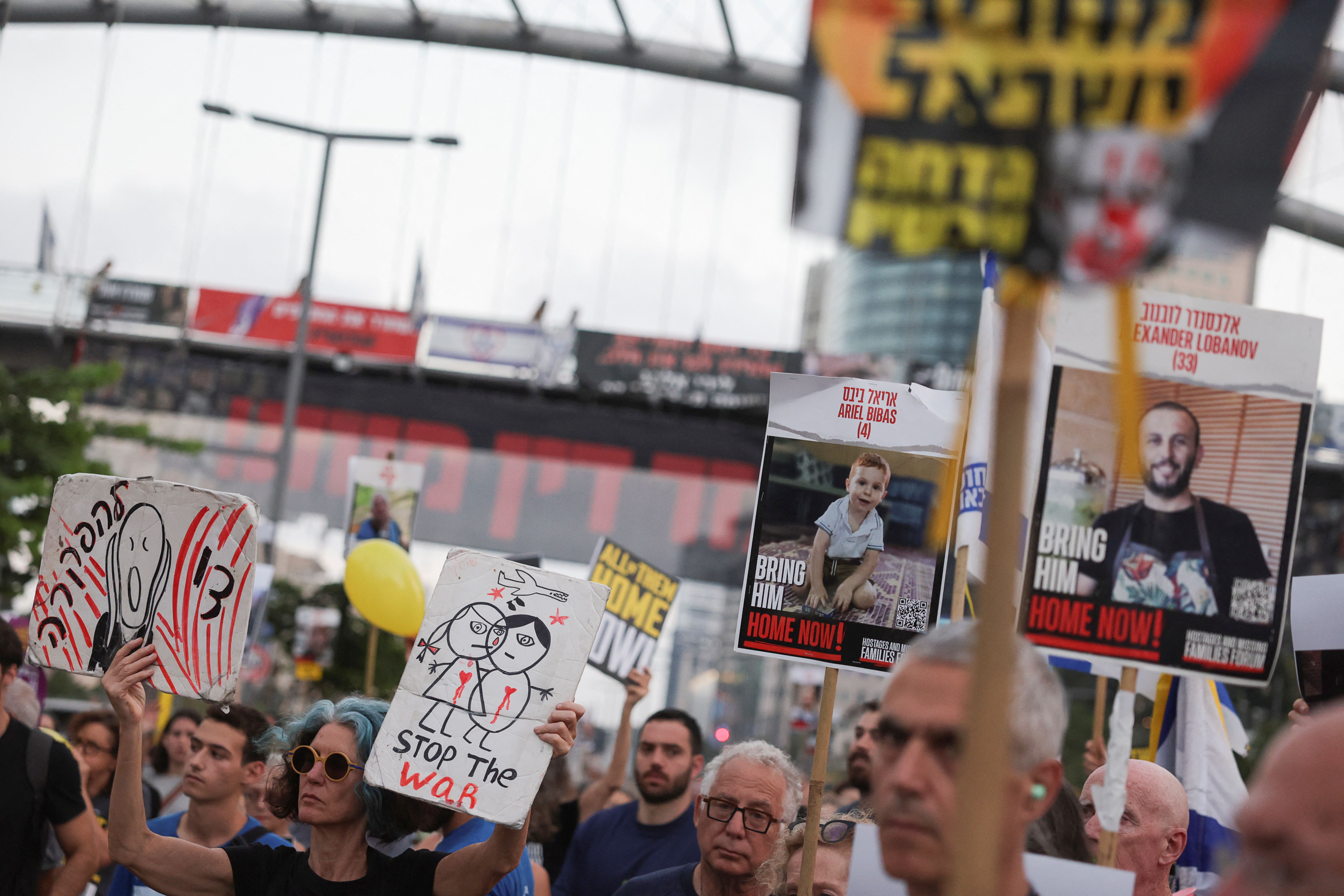 تظاهرات برای آزادی گروگان‌های اسرائیلی در بند حماس، تل‌آویو، ۲۵ تیر