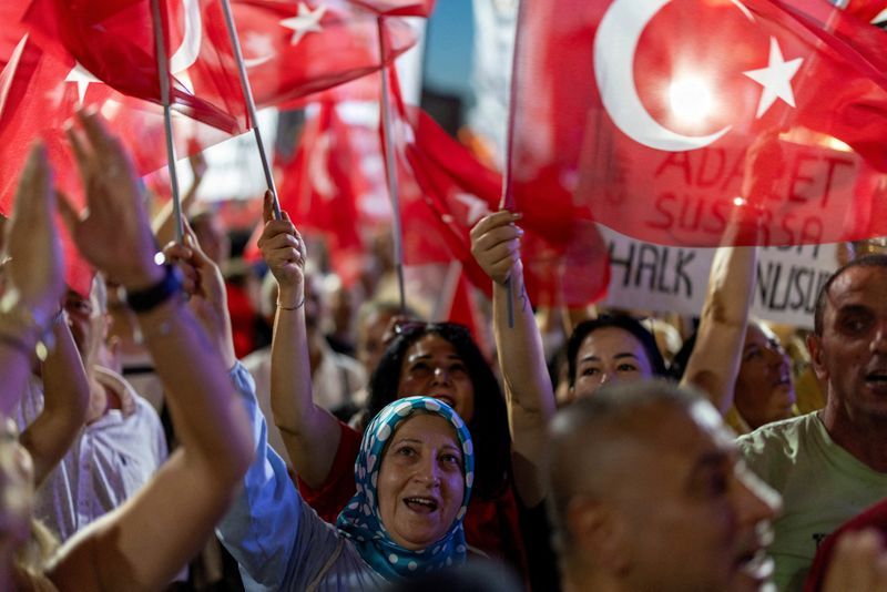 ادامه بازداشت مخالفان سیاسی اردوغان به اتهام فساد اقتصادی