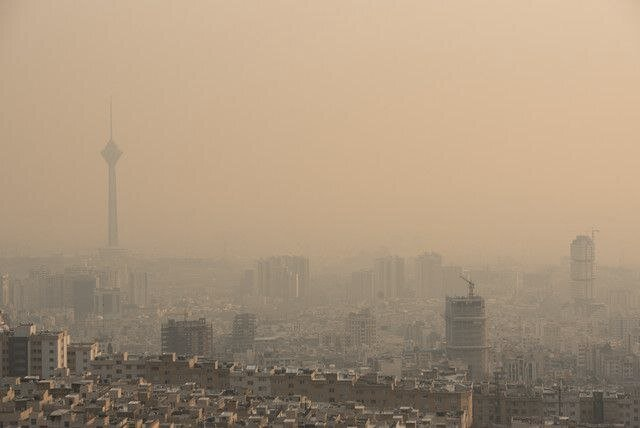 گرد و غبار شدید در استان‌های جنوبی و مرکز ایران؛ تهران امسال فقط دو روز هوای پاک داشته است