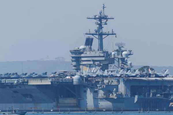 بیبیسی جهانی: دستکم ۱۰ ناو جنگی آمریکا از جمله آبراهام لینکلن در خاورمیانه هستند