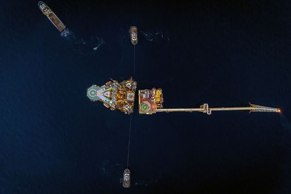 Iran looks to emerge from six-year offshore oil exploration freeze