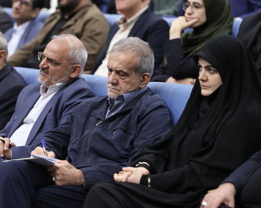 مسعود پزشکیان: میدانم مشکل داریم اما جلوی خارجیها نمیگویم