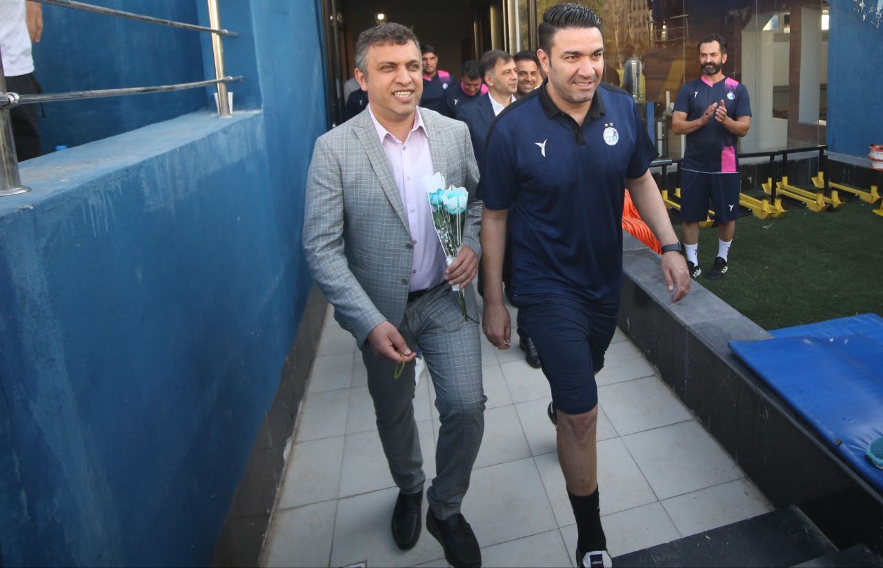 حاشیه تازه برای استقلال؛ توهین معاون باشگاه به برادر جواد نکونام