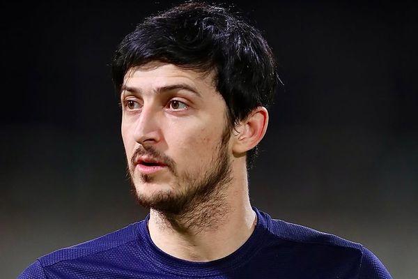 سردار آزمون: از خون جوانان وطن لاله دمیده