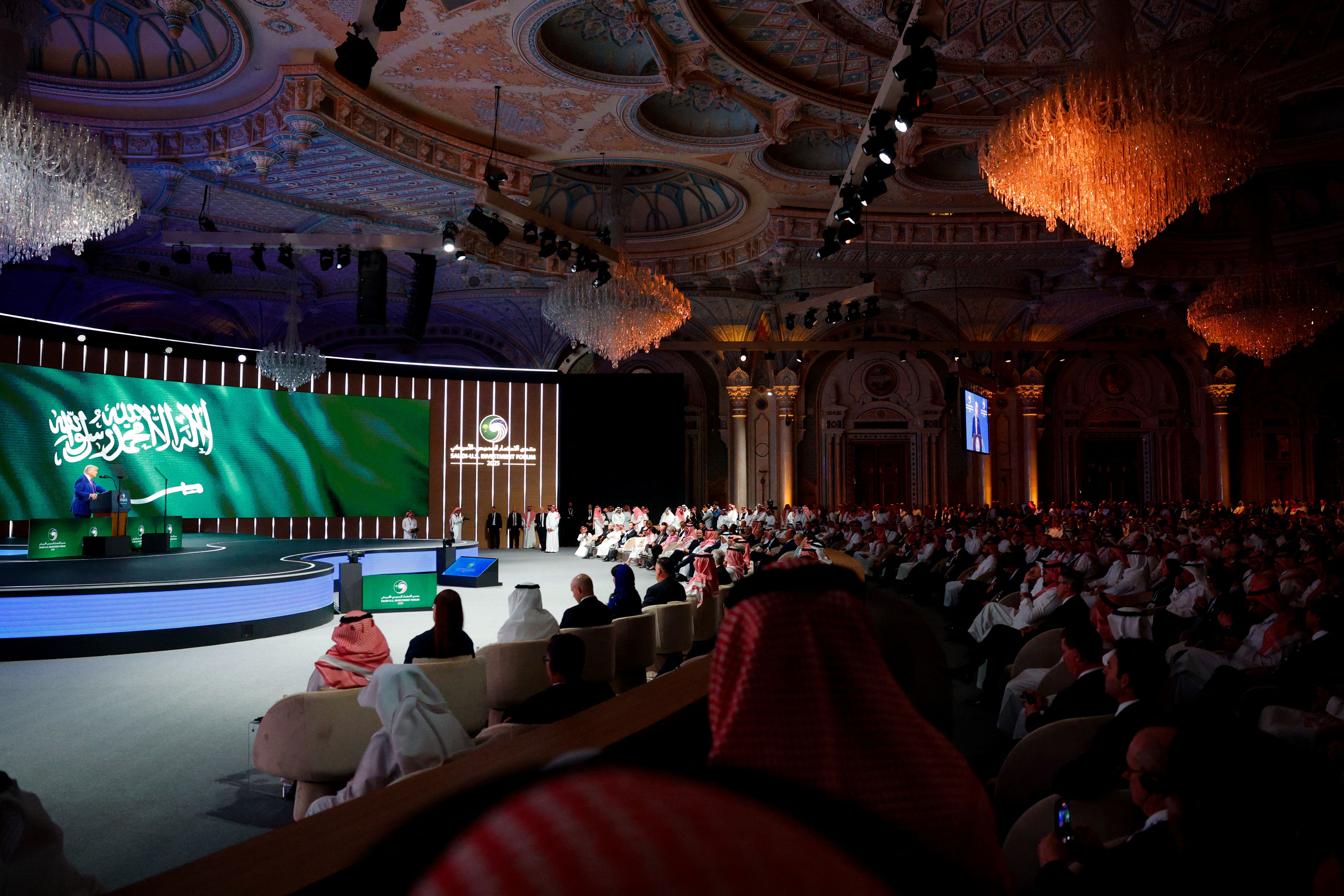 ترامپ: رهبران ایران به‌جای ساختن، ثروت مردم را برای تروریسم خرج می‌کنند