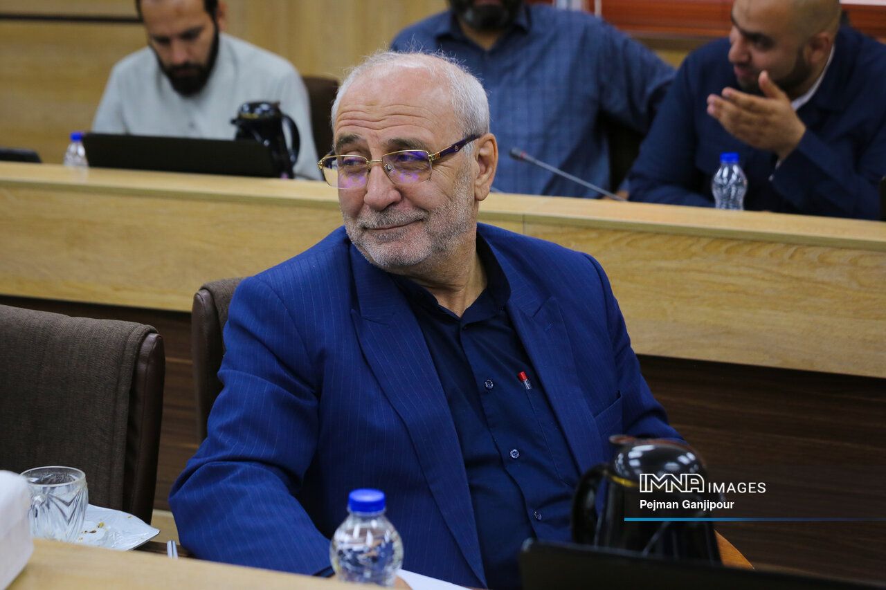  نایب‌رییس کمیسیون اصل ۹۰ مجلس: با مدیریت پیامبرگونه خامنه‌ای، بعید است دوباره جنگ شود