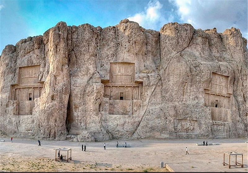 هشدار درباره تخریب «نقش رستم» به دلیل فرونشست زمین