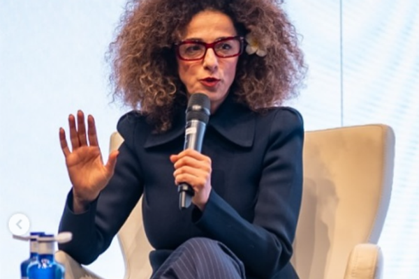 ناشطة سياسية: الإيرانيون يطالبون بنظام جديد قائم على الديمقراطية والمساءلة