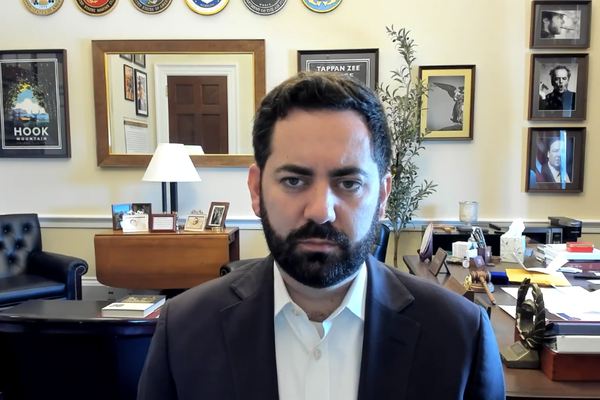 عضو بالكونغرس الأميركي: شرط أي اتفاق مع طهران هو التوقف الكامل عن تخصيب اليورانيوم