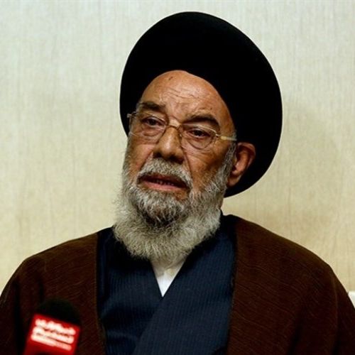 امام جمعه اصفهان: افزایش سن ازدواج آسیبهایی مانند بالا رفتن سن ازدواج دارد