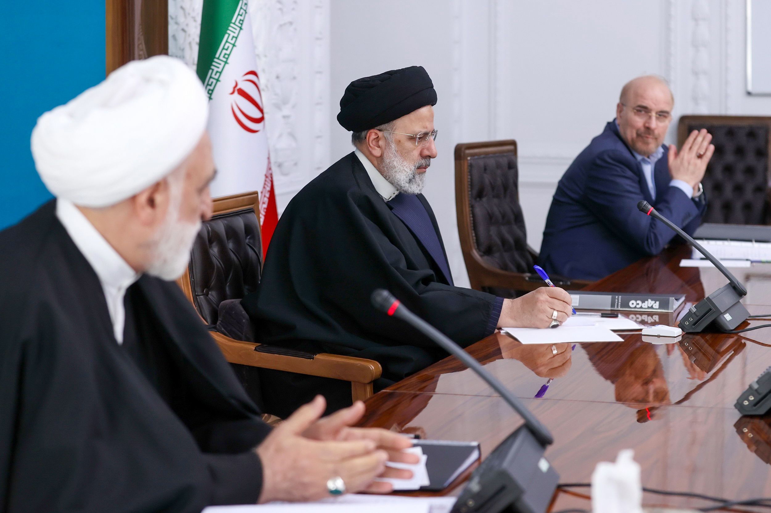 As Iran Politicians Grapple With Crises, People Want Change