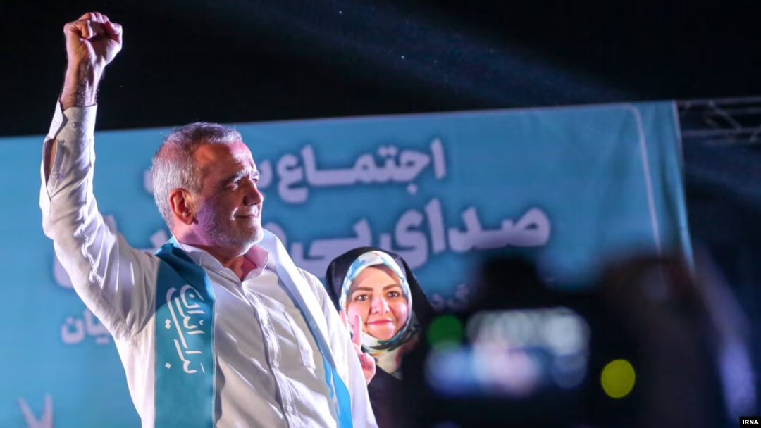 از نظر پزشکیان، جامعه یعنی یک توده بی‌شکل که قدرتمندان می‌توانند آن را نمایندگی کنند