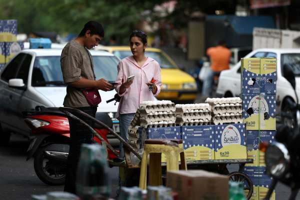 بين ركود عميق وتضخم قياسي.. إيران تواجه عاصفة اقتصادية مزدوجة