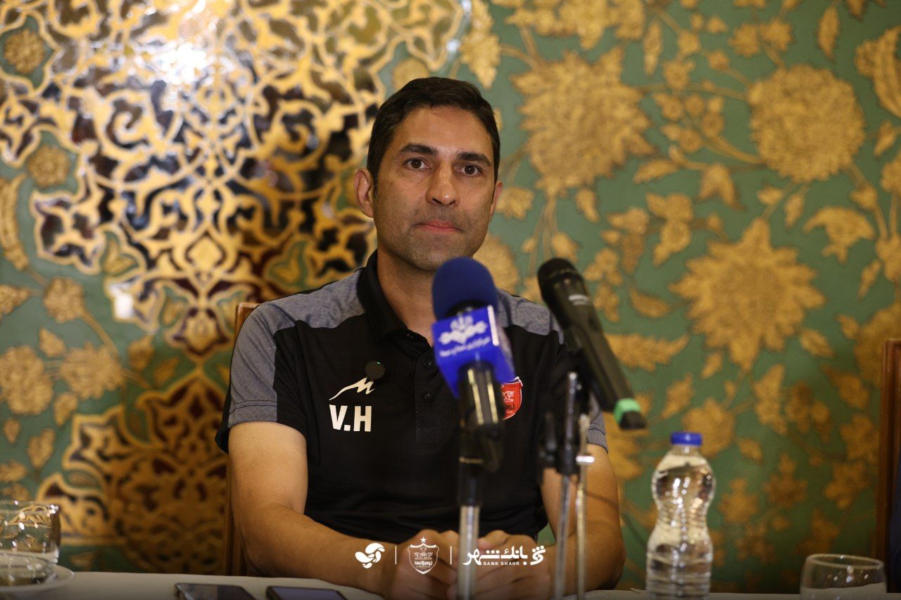 وحید هاشمیان، سرمربی پرسپولیس: امیدوارم وحید امیری از من ناراحت نباشد، تصمیم فنی گرفتم