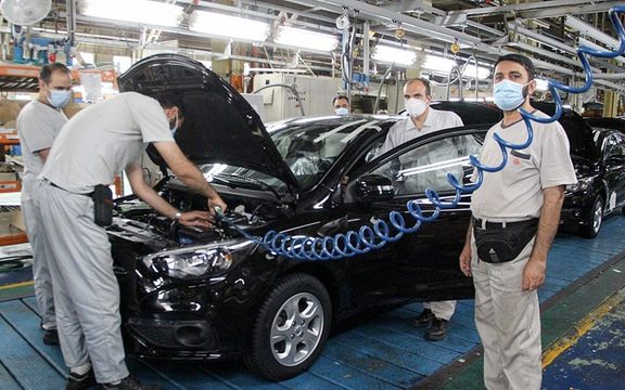 A production line in Saipa car factory (file photo)
