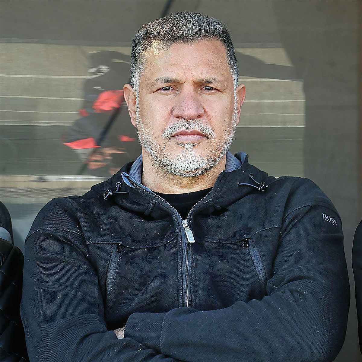 علی دایی و حمید استیلی در جریان یک بازی فوتبال سرود جمهوری اسلامی را همخوانی نکردند