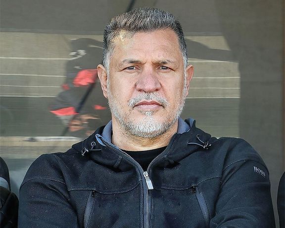 علی دایی و حمید استیلی در جریان یک بازی فوتبال سرود جمهوری اسلامی را همخوانی نکردند