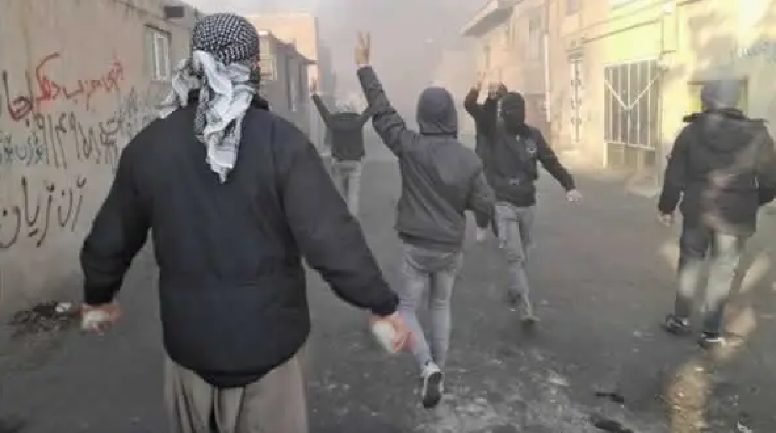 مانور نظامی و شلیک گلوله جنگی در جوانرود، پیرانشهر و سقز؛ مقاومت شهرهای کردنشین ادامه دارد