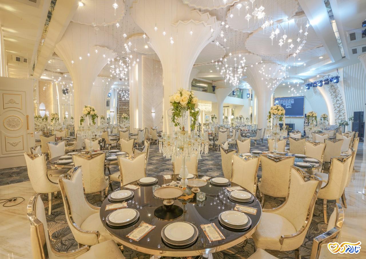 روزنامه شرق از رکود و تعطیلی بی‌سابقه تالارهای عروسی در تهران خبر داد