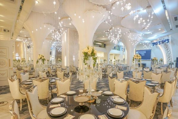 صحيفة إيرانية: إغلاق غير مسبوق لقاعات الأعراس في طهران بسبب الأزمة الاقتصادية