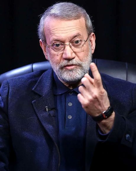 علی لاریجانی: اسرائیل با من تماس گرفت و گفت ۱۲ ساعت وقت داری از کشور خارج شوی