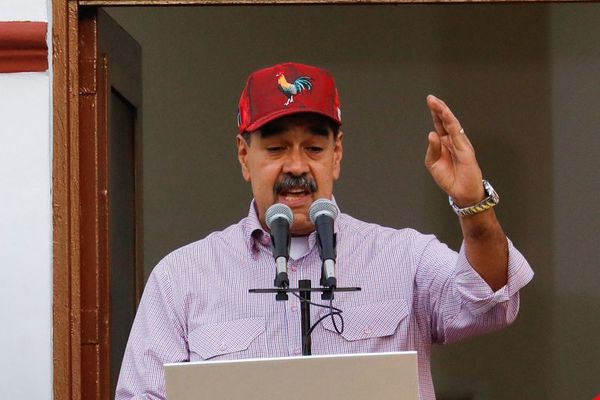 نیویورکتایمز: دولت ترامپ برکناری مادورو و تصرف میادین نفتی ونزوئلا را بررسی میکند
