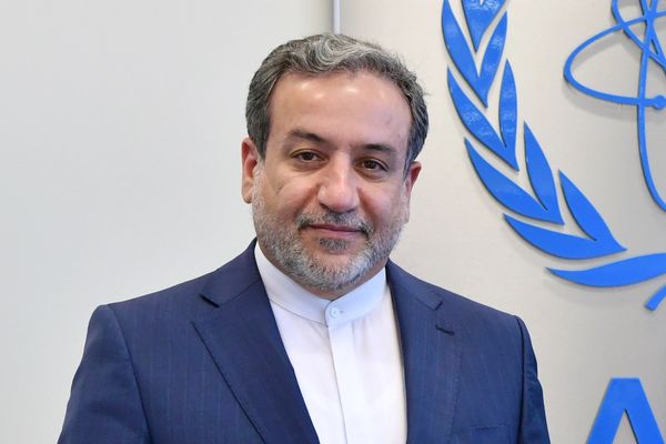 Iran’s FM shares US visa page to deny his UN visit was blocked