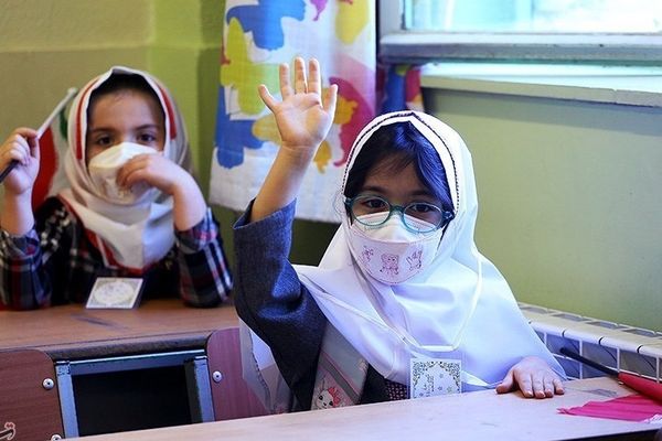 تسببت في إغلاق بعض المدارس.. موجة جديدة من "الإنفلونزا" وفيروس "كورونا" تجتاح إيران