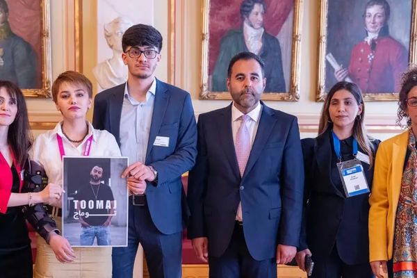 Iranian Protesters Meet Norwegian Parliament President