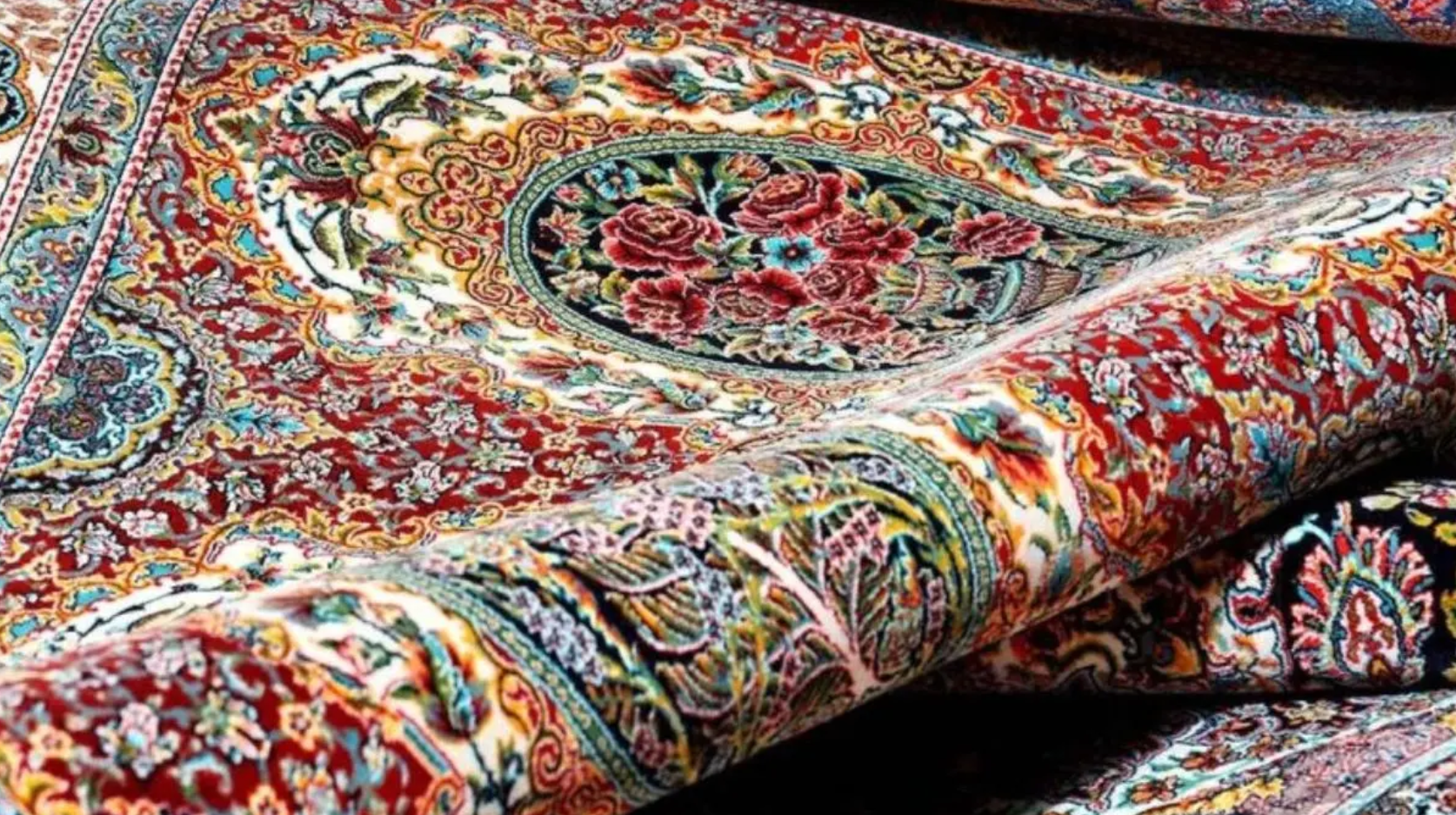 فرش ایرانی در سراشیبی سقوط؛ تحریم‌ها و تغییر سلیقه خریداران صنعت کهن را تهدید می‌کند