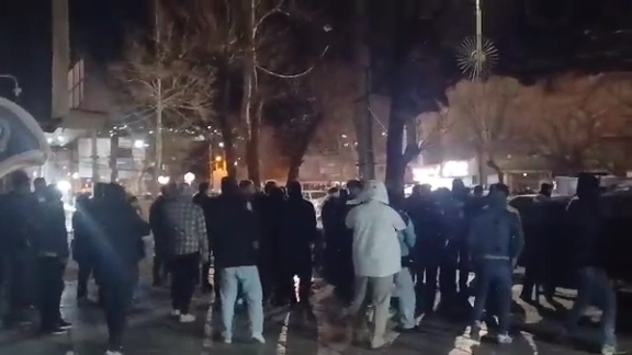 وسط تصاعد القمع وسقوط قتلى.. 120 ناشطًا في كردستان إيران يعلنون دعمهم للاحتجاجات