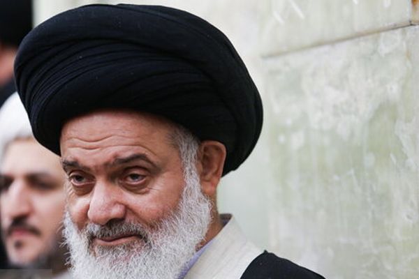  بعد مقتل إمام جماعة في طهران.. عضو مجلس الخبراء ينتقد تراجع مكانة رجال الدين