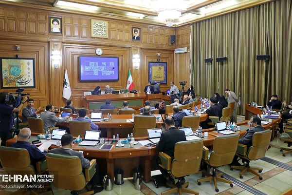 Tehran City Council Session Erupts Over Bus Contract With China