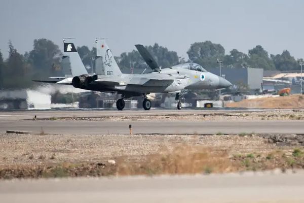 صواريخ الحوثيين و"آلية الزناد" تعيد الحرب بين إسرائيل وإيران إلى الواجهة