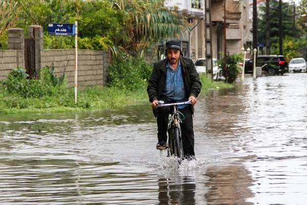 As poverty bites, Tehran elites bicker but ignore root causes