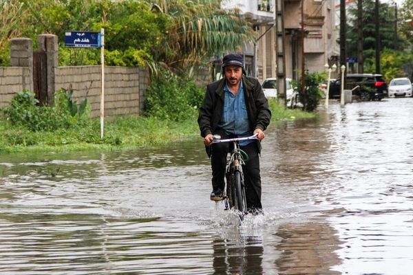 As poverty bites, Tehran elites bicker but ignore root causes