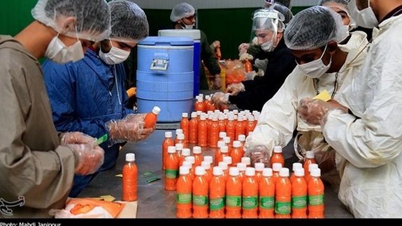 قیمت آب هویج پس از تبلیغات درباره تاثیر بر درمان کرونا به لیتری ۷۵ هزار تومان رسید