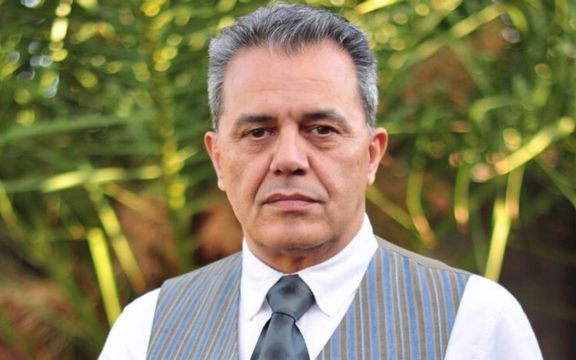 طهران تسلم جثمان السياسي جمشيد شارمهد إلى ألمانيا بعد وفاته الغامضة في سجون إيران