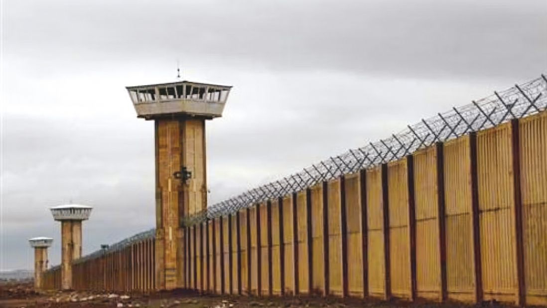 بازدید مقام‌های قضایی از فشافویه پس از اعتراض زندانیان ناتمام ماند