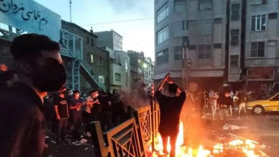 امتداد خیزش سراسری در برخی نقاط ایران تا بامداد پنجشنبه؛ ادامه واکنشهای جهانی