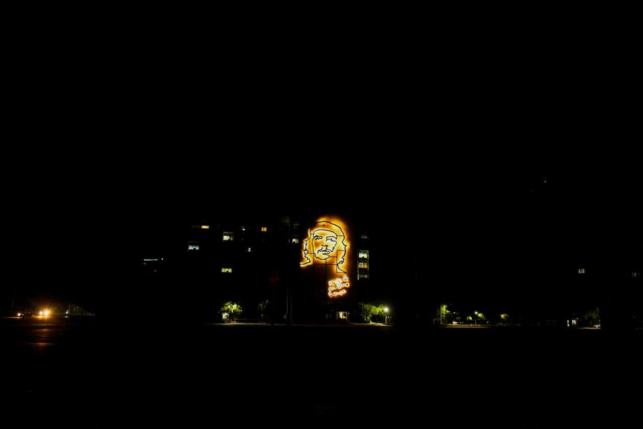 کوبا پس از فروپاشی شبکه ملی برق با خاموشی‌های گسترده مواجه شد