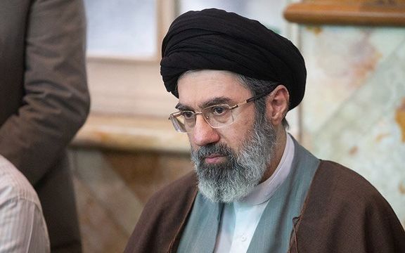 خبرگزاری حوزوی رسا: ۱۵ سال است اساتید زیادی از خرمن پر فیض مجتبی خامنهای بهره میبرند