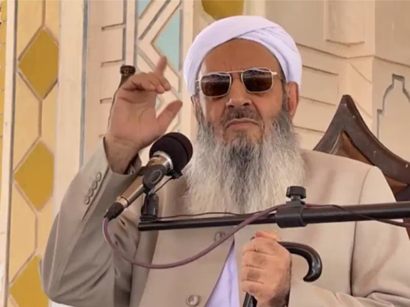 إمام أهل السنة في إيران يطالب بـ"العدالة" في قضية مجزرة "جمعة خاش الدامية"