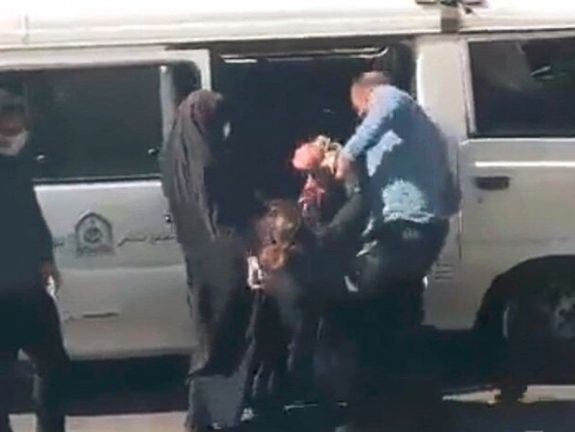 جانشین فرمانده انتظامی کشور: در سال ۱۴۰۰ مردم بالاترین نمرهها را به نیروی انتظامی دادند