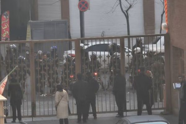 رییس نظام پزشکی: بین بازداشتیها، دندانپزشک، داروساز، فیزیوتراپیست و متخصص جراحی هم داریم